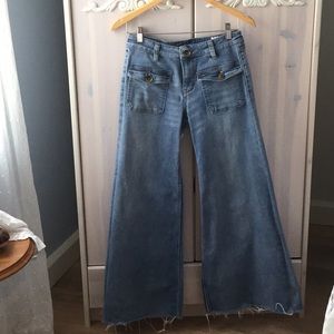 Women’s Free People low rise wide leg jeans sz28